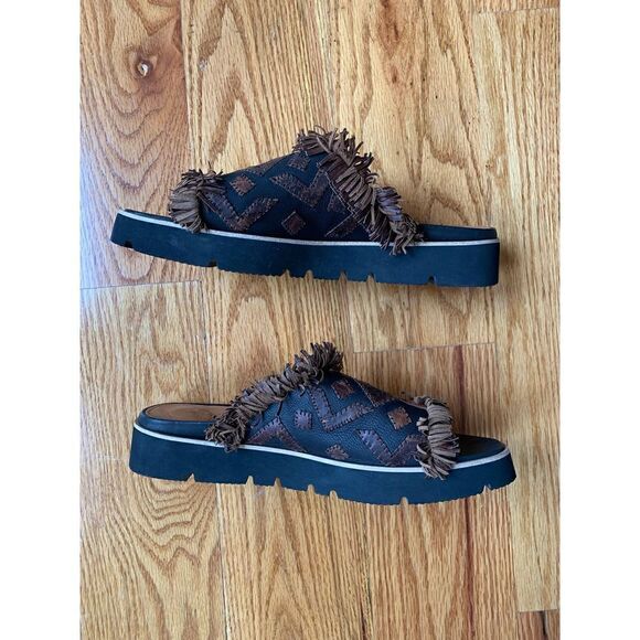 Rare Find! Gentle Souls by Kenneth Cole 🖤 - Picture 2 of 6